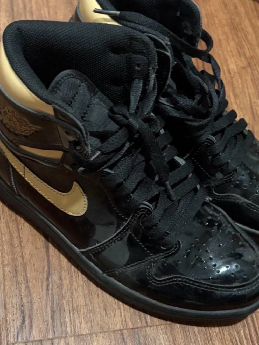 Jordan Kids High-Top Sneakers in Black and Gold